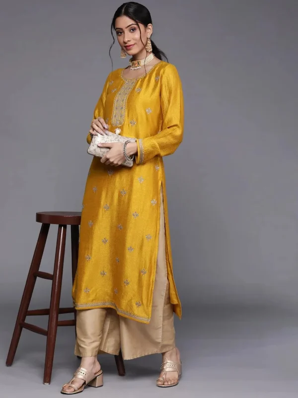 Yellow Embellished Silk Kurta - Image 3