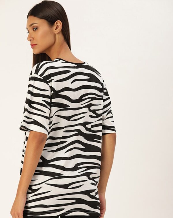Animal Print Oversized Round-Neck T-Shirt - Image 3