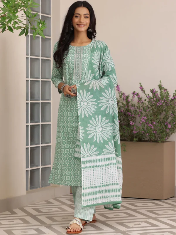 Women Green Printed Cotton Straight Suit With Dupatta - Image 6