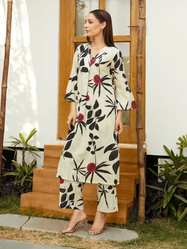 Women Printed Cotton Slub Kurta with Pants - Set - Image 4